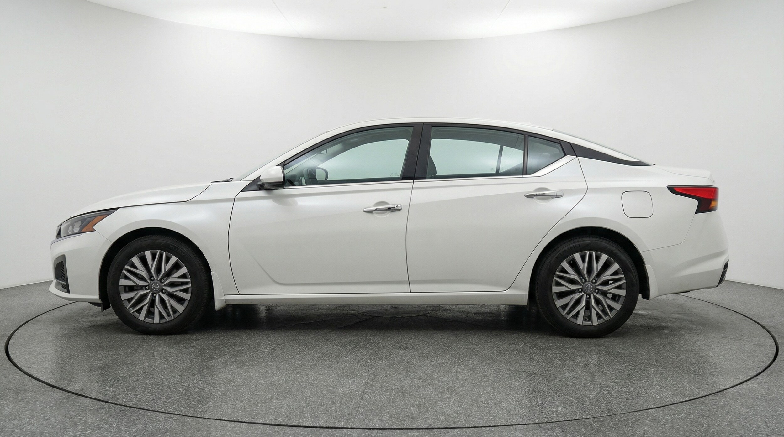 Thumbnail: 2025 Nissan Altima - 4