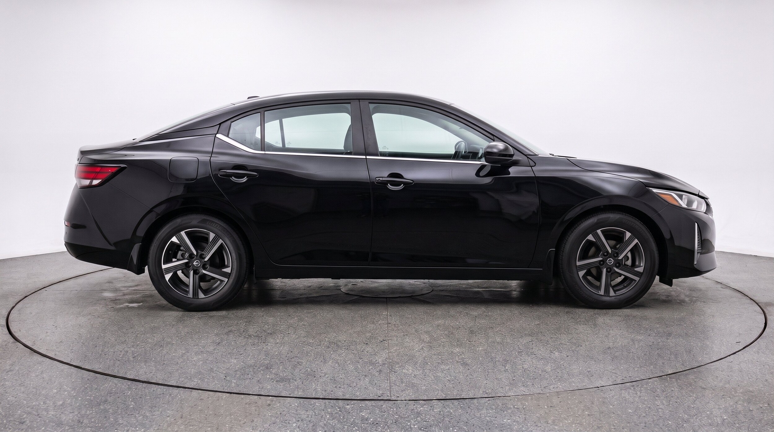 Thumbnail: 2025 Nissan Sentra - 10
