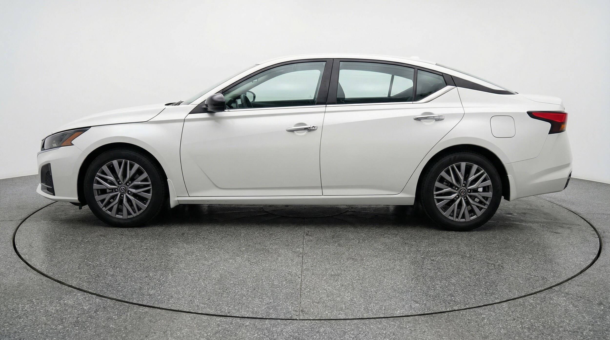 Thumbnail: 2025 Nissan Altima - 4