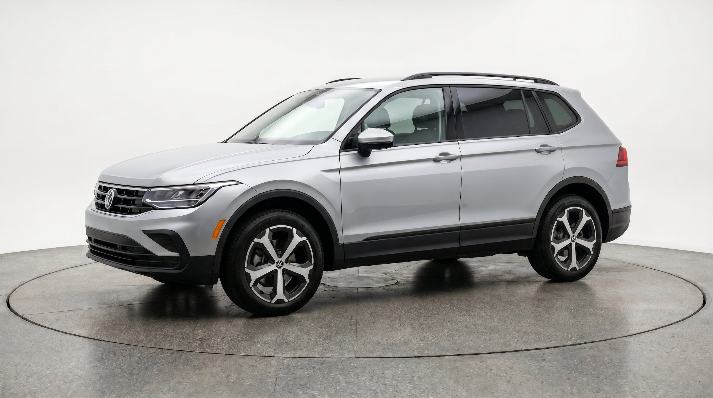 Thumbnail: 2026 Volkswagen Tiguan - 3