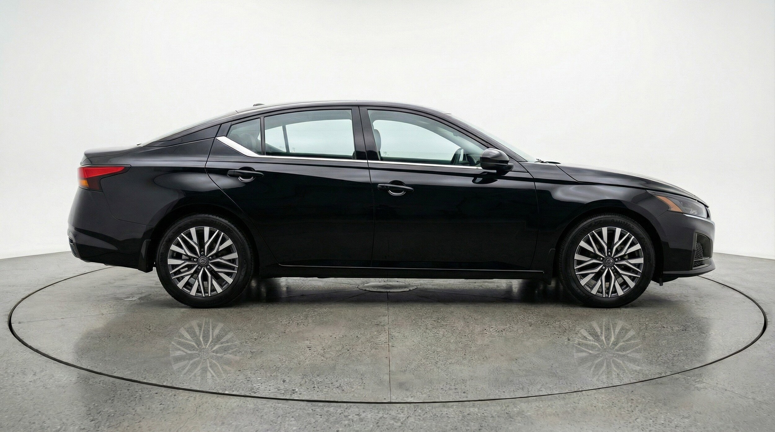 Thumbnail: 2025 Nissan Altima - 11