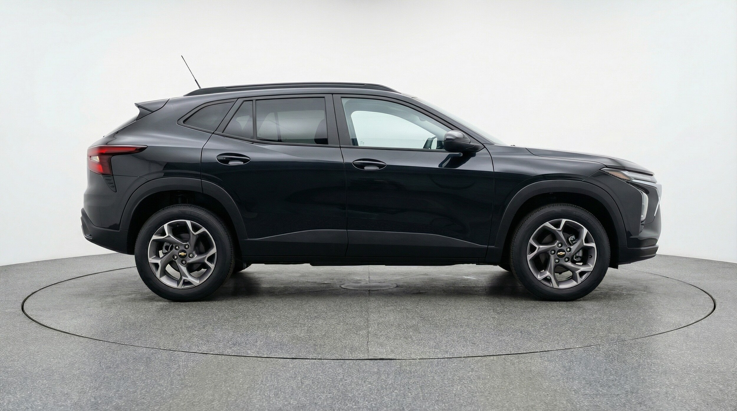 Thumbnail: 2025 Chevrolet Trax - 8