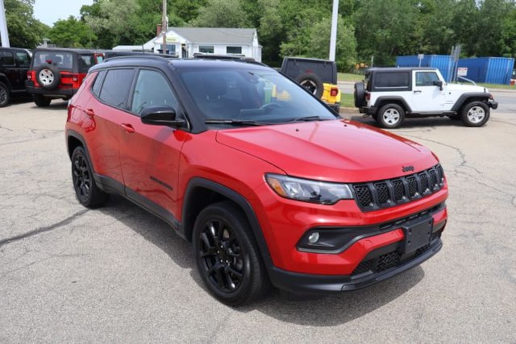 Used 2023 Jeep Compass Altitude SUV