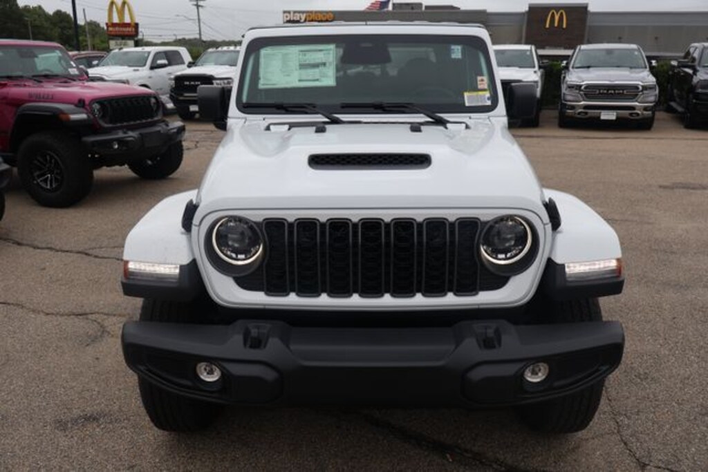 New 2026 Jeep Gladiator SPORT S 4X4 Pickup