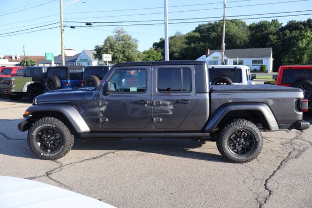 New 2026 Jeep Gladiator WILLYS 4X4 Pickup