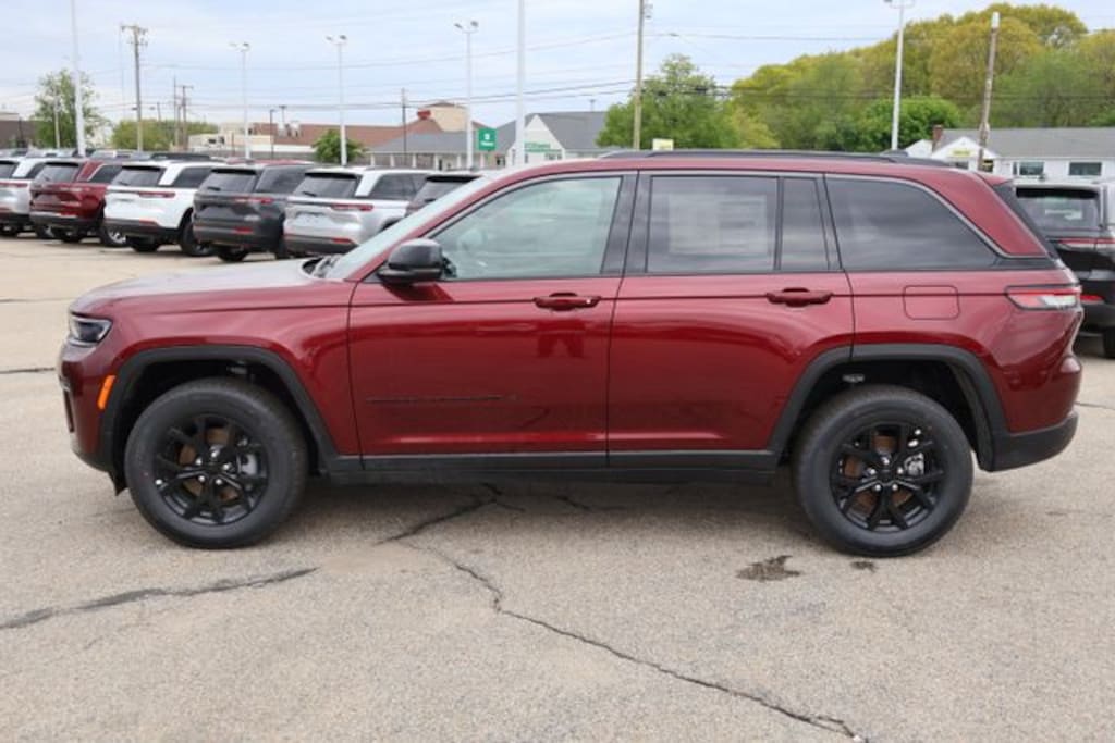 New 2026 Jeep Grand Cherokee LAREDO ALTITUDE 4X4 Sport Utility