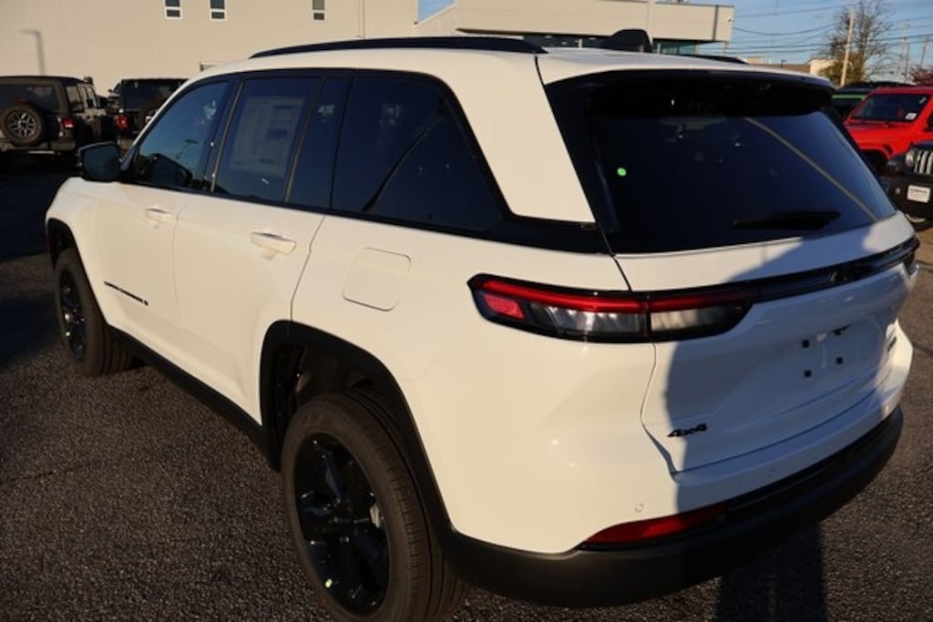 New 2025 Jeep Grand Cherokee LIMITED 4X4 Sport Utility