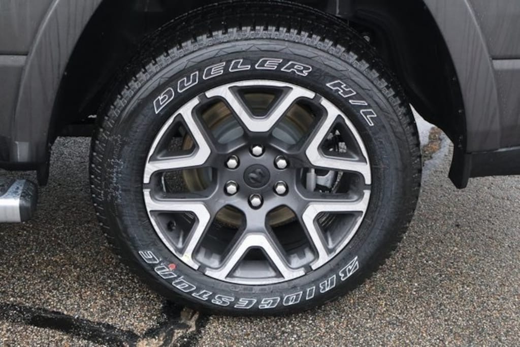 New 2026 Ram 1500 LARAMIE CREW CAB 4X4 5'7 BOX Pickup