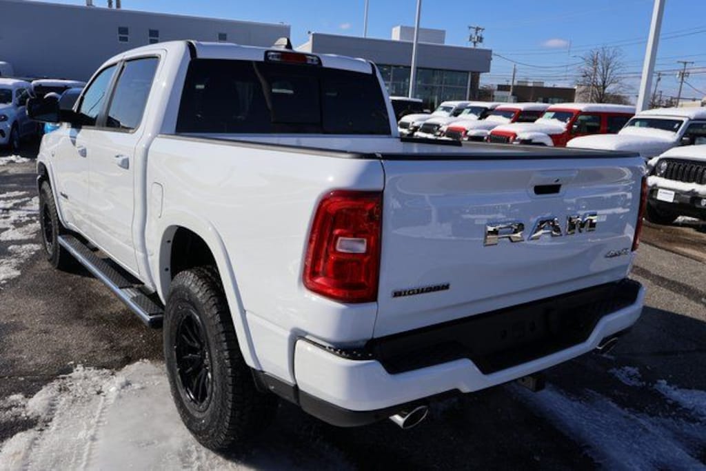 New 2026 Ram 1500 BIG HORN CREW CAB 4X4 5'7 BOX Pickup