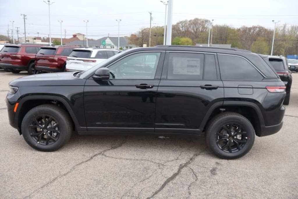 New 2026 Jeep Grand Cherokee LAREDO ALTITUDE 4X4 Sport Utility