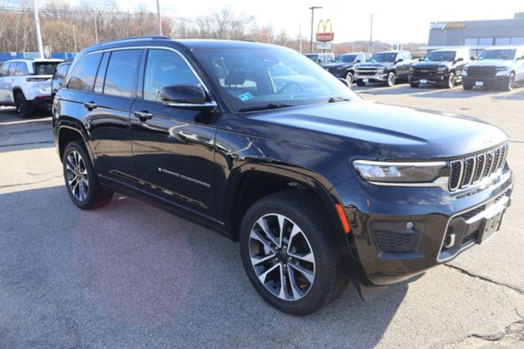 Used 2023 Jeep Grand Cherokee Overland SUV