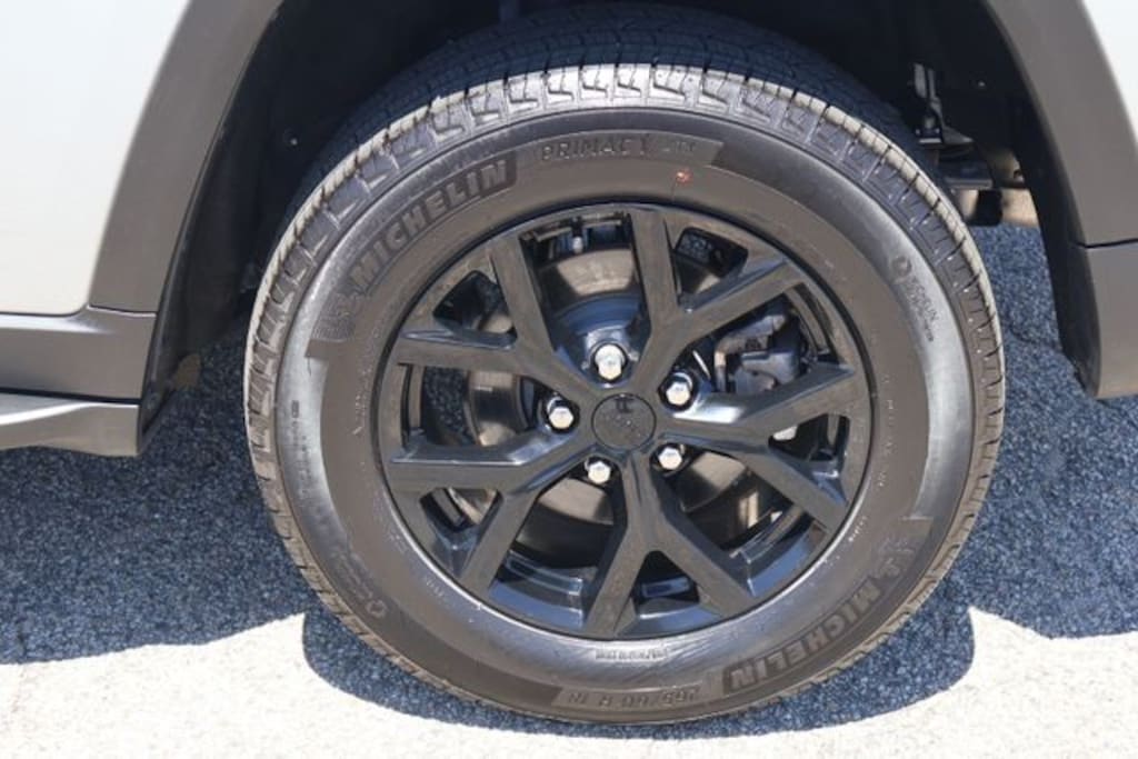 Certified 2025 Jeep Grand Cherokee Altitude X SUV