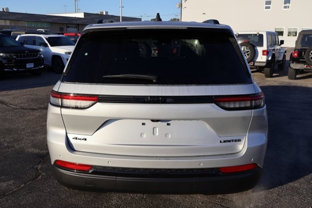 New 2025 Jeep Grand Cherokee LIMITED 4X4 Sport Utility