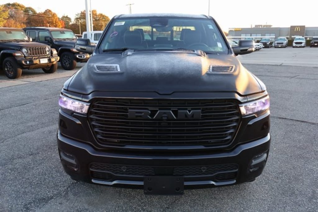 New 2026 Ram 1500 LARAMIE CREW CAB 4X4 5'7 BOX Pickup