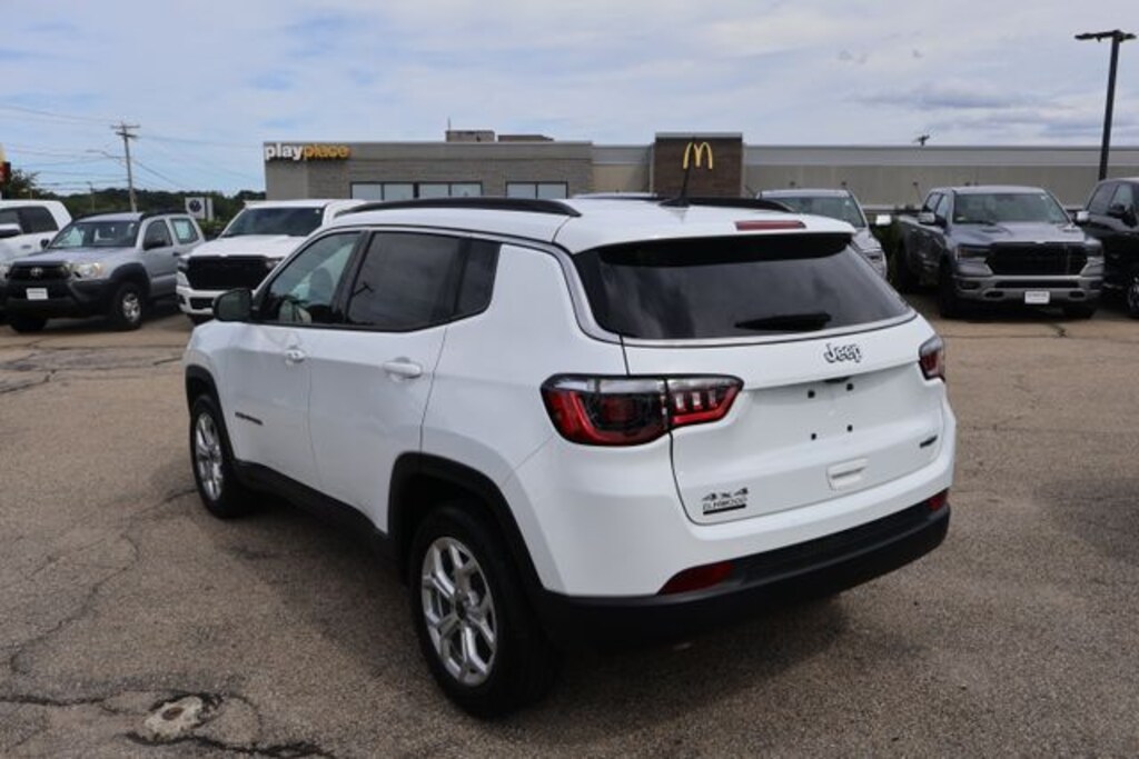 Used 2025 Jeep Compass Latitude SUV