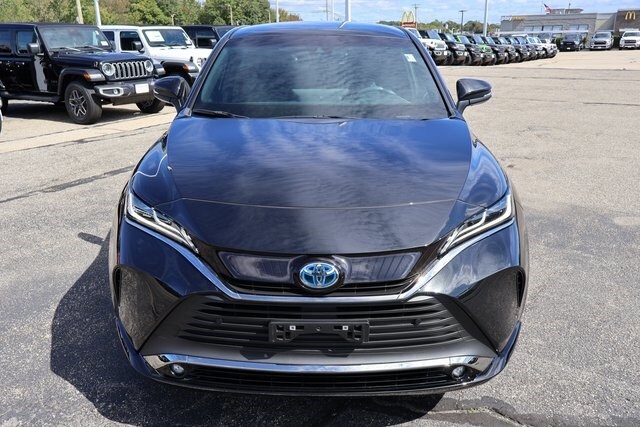 2024 Toyota Venza photo 2