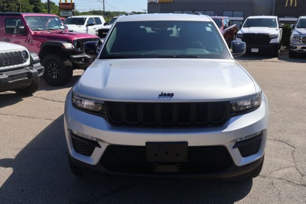 Used 2025 Jeep Grand Cherokee Limited SUV