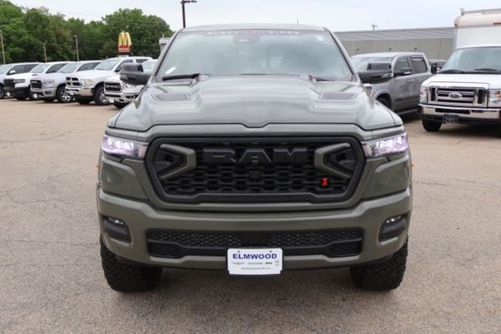 New 2026 Ram 1500 BIG HORN CREW CAB 4X4 5'7 BOX Pickup
