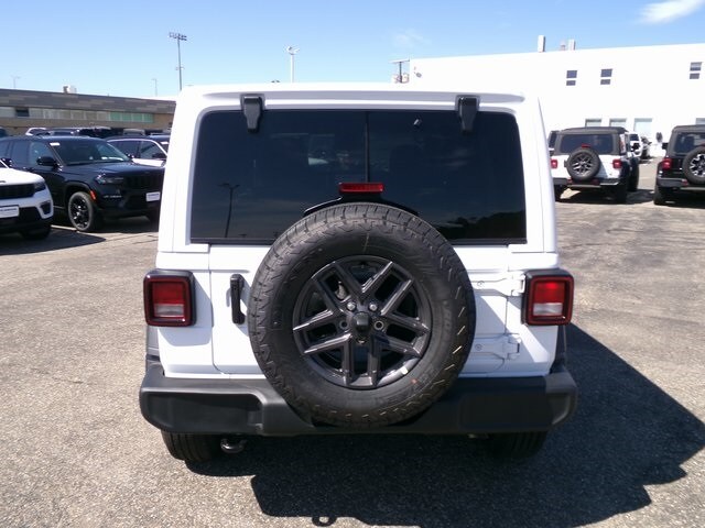 2025 Jeep Wrangler Sport S photo 4