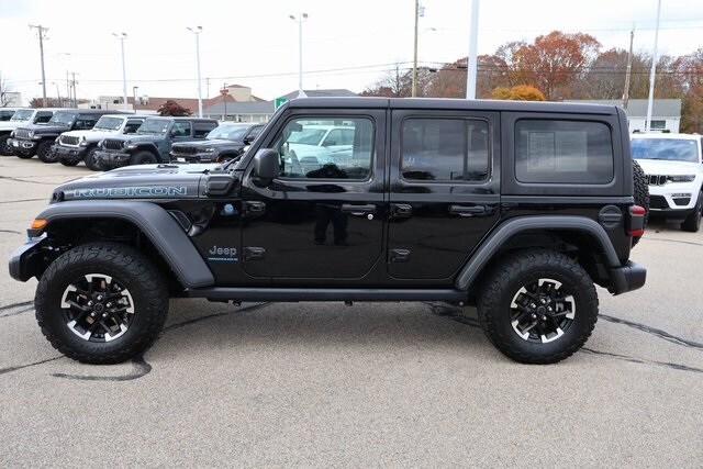 2024 Jeep Wrangler Rubicon 4xe photo 2
