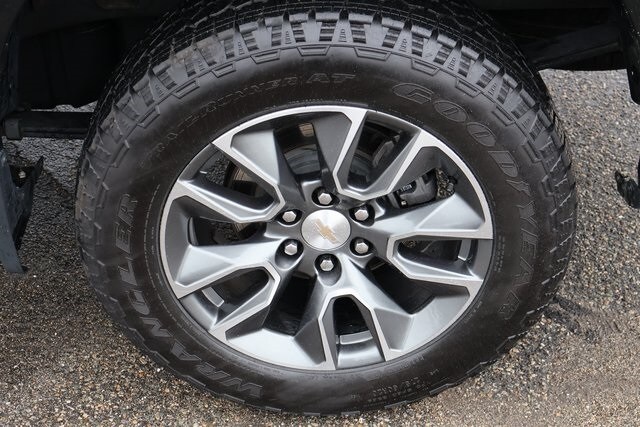 2023 Chevrolet Silverado 1500 LT photo 4
