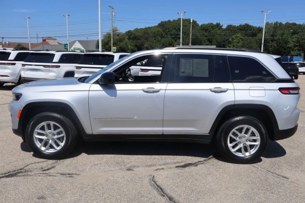 Certified 2025 Jeep Grand Cherokee Laredo X SUV