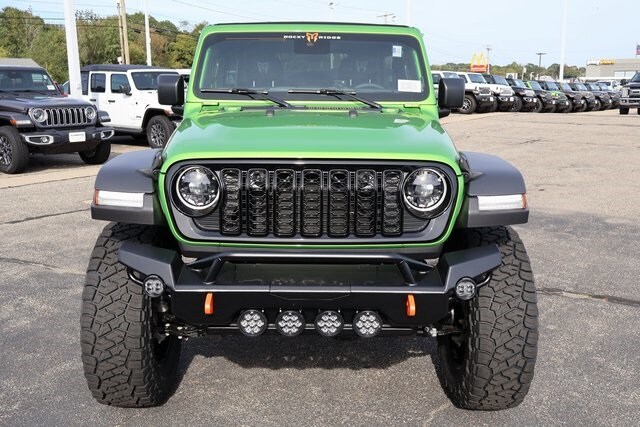2025 Jeep Wrangler Willys photo 2