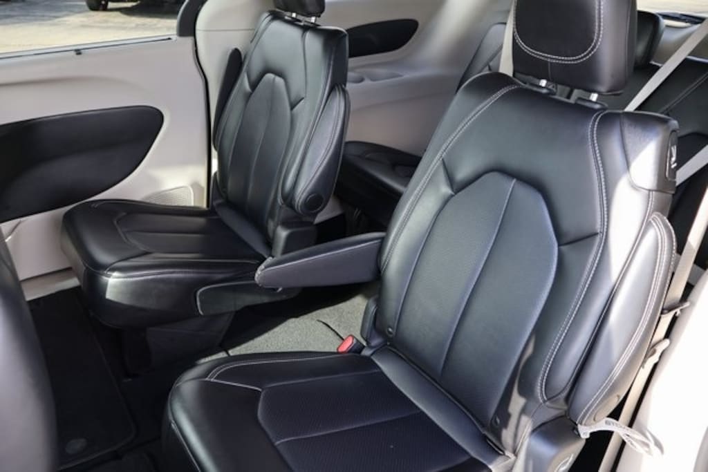 Certified 2024 Chrysler Pacifica Touring L Van Passenger Van