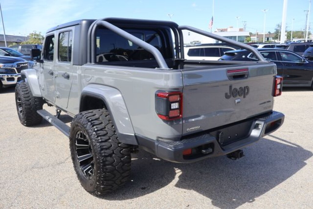 Used 2021 Jeep Gladiator Sport Truck Crew Cab