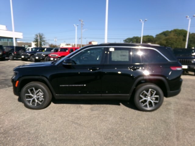 2025 Jeep Grand Cherokee Limited photo 3