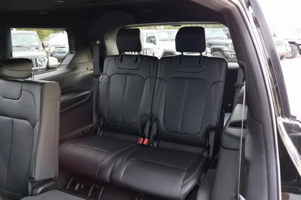 New 2025 Jeep Grand Cherokee L LIMITED 4X4 Sport Utility