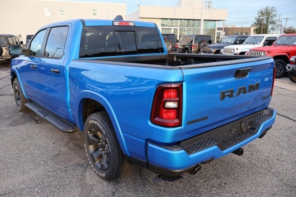 New 2026 Ram 1500 BIG HORN CREW CAB 4X4 5'7 BOX Pickup