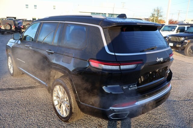 2022 Jeep Cherokee L Summit photo 3