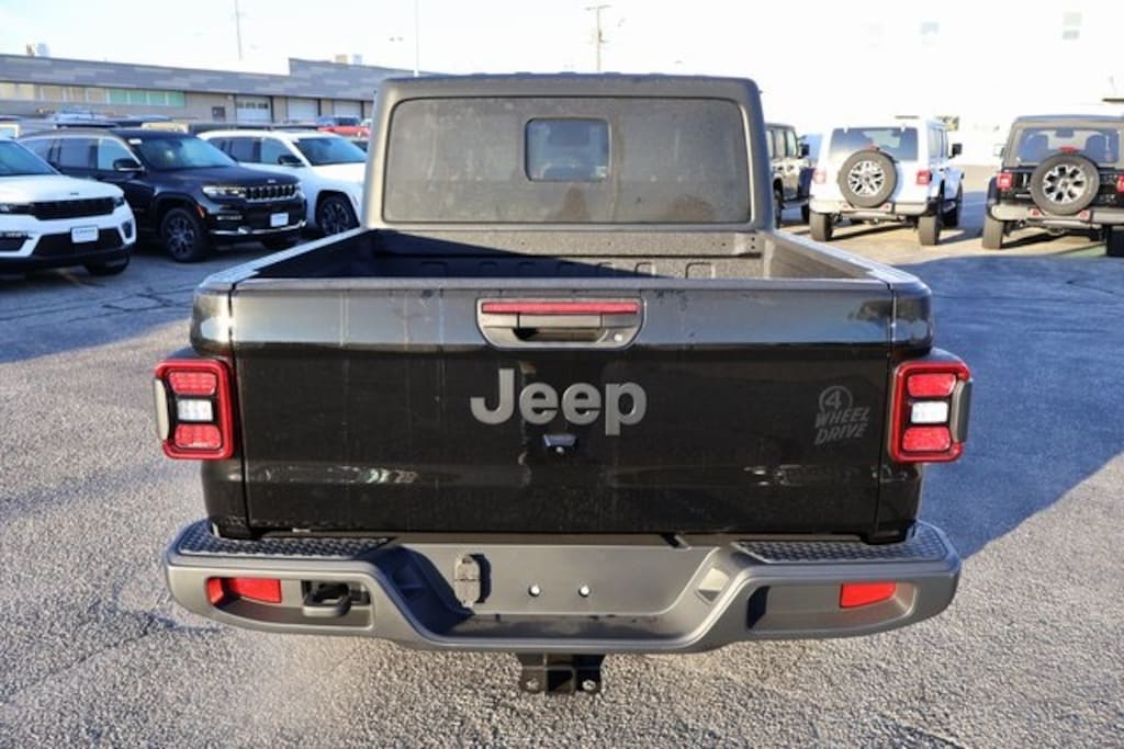 New 2025 Jeep Gladiator WILLYS 4X4 Pickup
