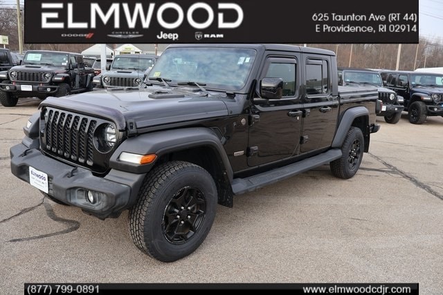 2020 Jeep Gladiator Sport S's photo