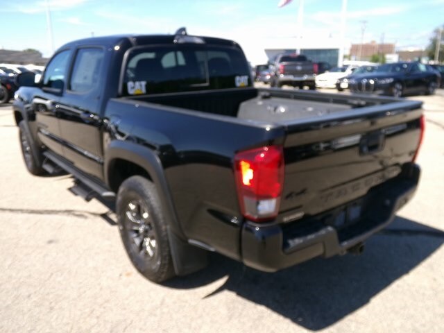 2021 Toyota Tacoma SR5 Double Cab photo 3