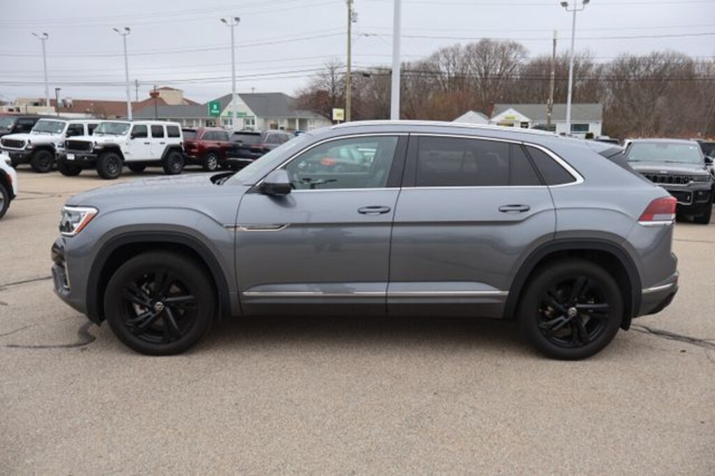 Used 2024 Volkswagen Atlas Cross Sport 2.0T SEL R-Line SUV