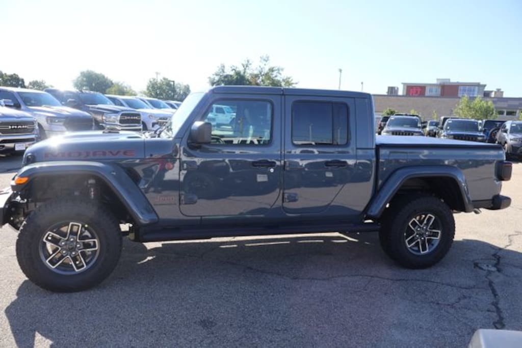 New 2026 Jeep Gladiator MOJAVE 4X4 Pickup