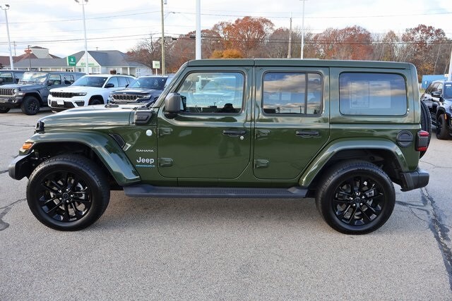 2024 Jeep Wrangler Sahara 4xe photo 3