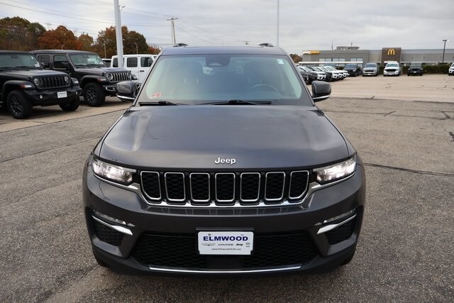 2022 Jeep Grand Cherokee Limited photo 2
