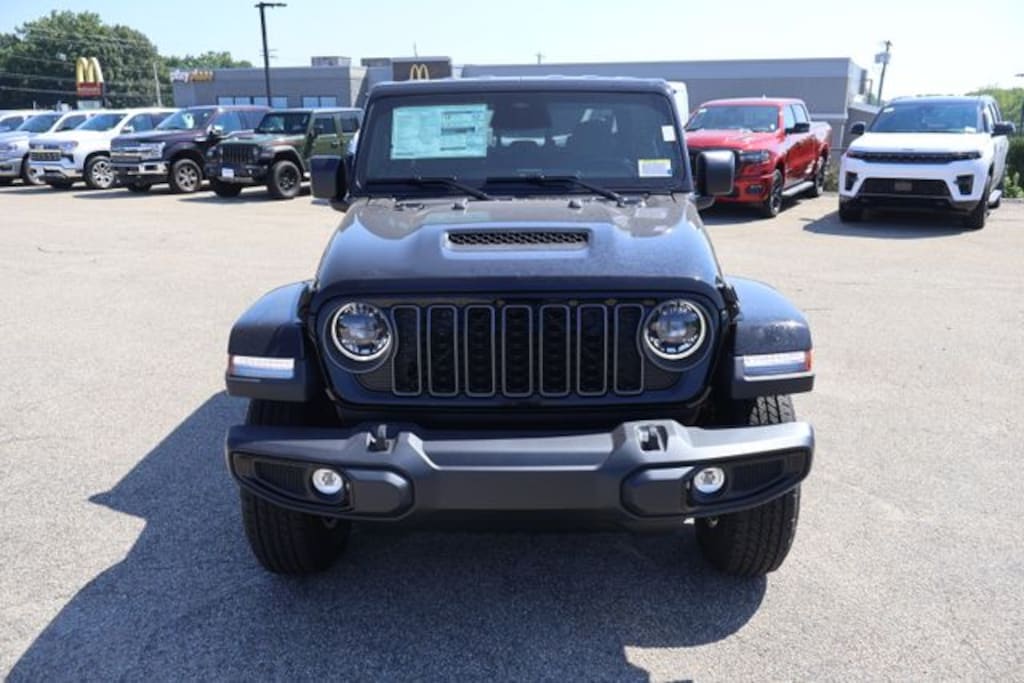 New 2026 Jeep Gladiator SPORT S 4X4 Pickup