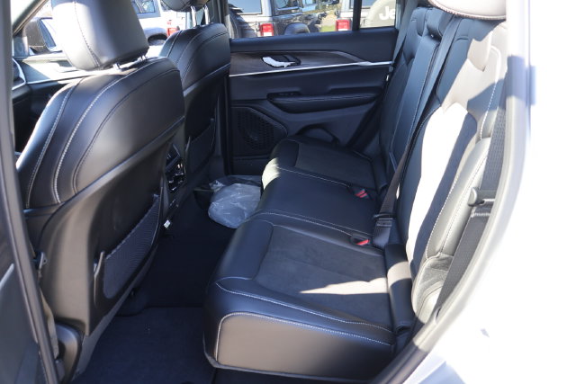 2026 Jeep Grand Cherokee Laredo - Photo 7