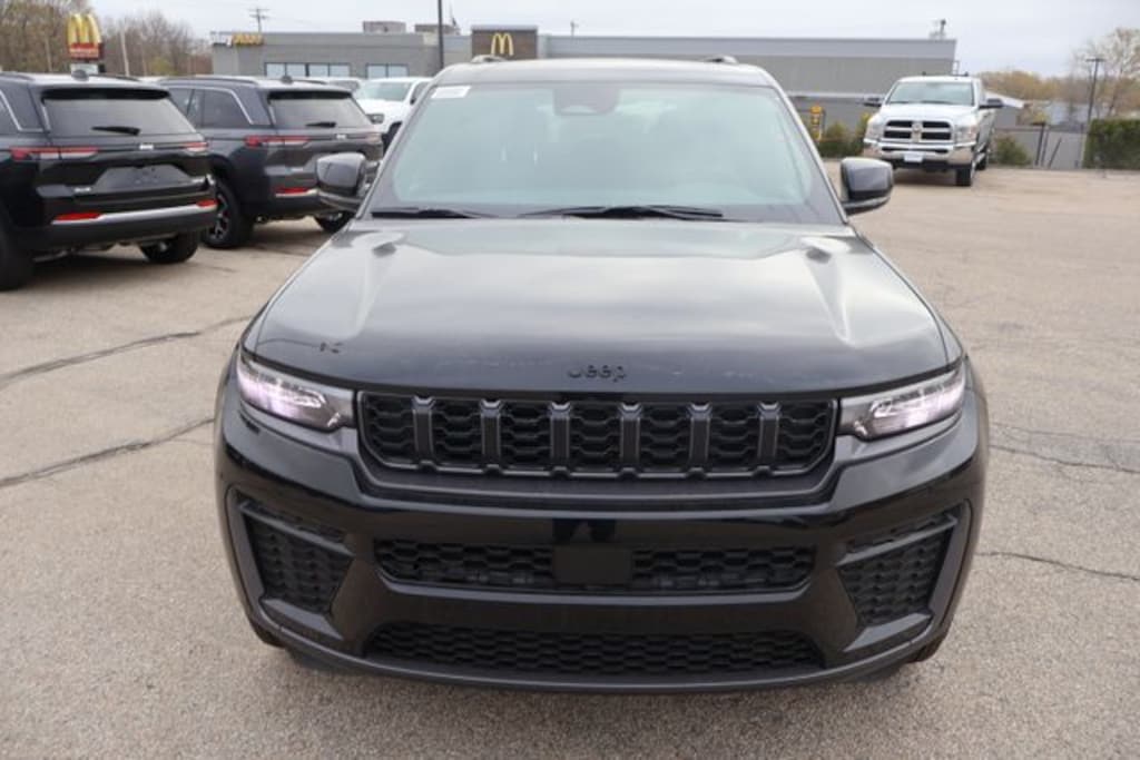 New 2026 Jeep Grand Cherokee LAREDO ALTITUDE 4X4 Sport Utility