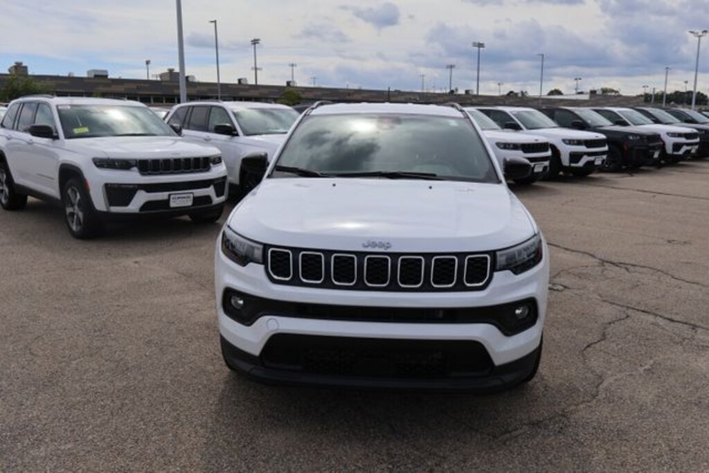 Used 2025 Jeep Compass Latitude SUV