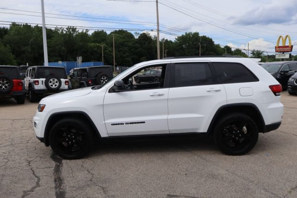 Used 2018 Jeep Grand Cherokee Laredo SUV