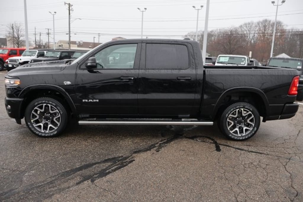 New 2026 Ram 1500 LARAMIE CREW CAB 4X4 5'7 BOX Pickup