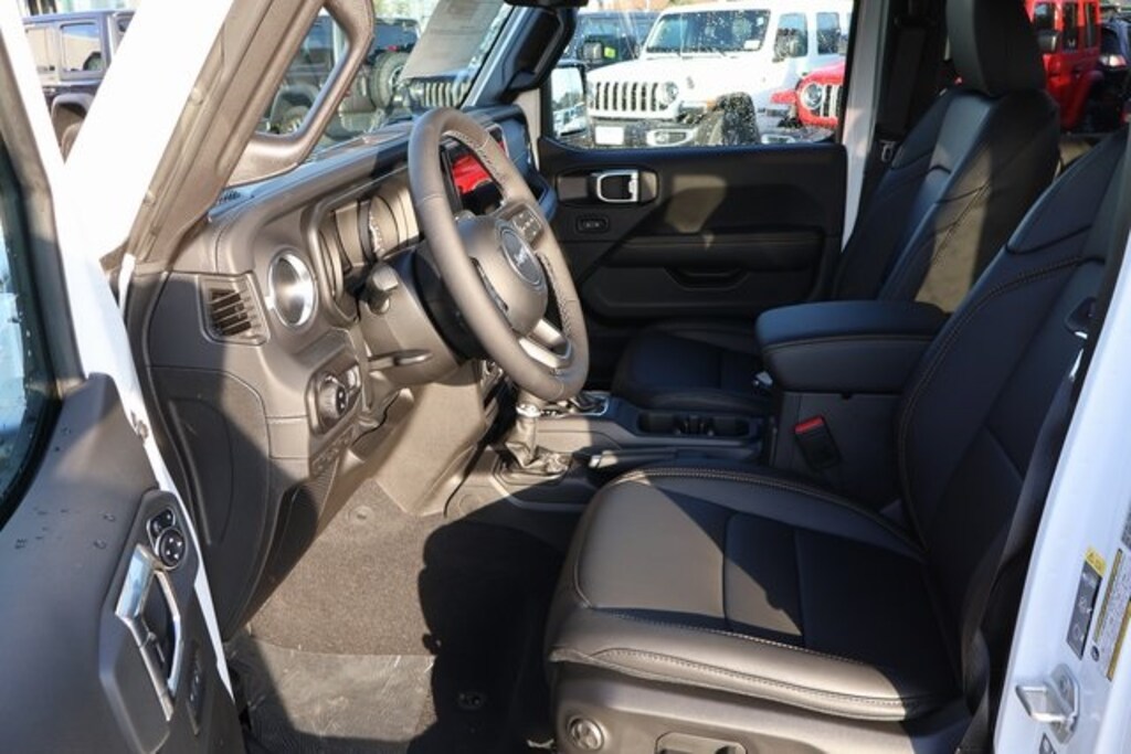 New 2025 Jeep Gladiator HIGH TIDE 4X4 Pickup