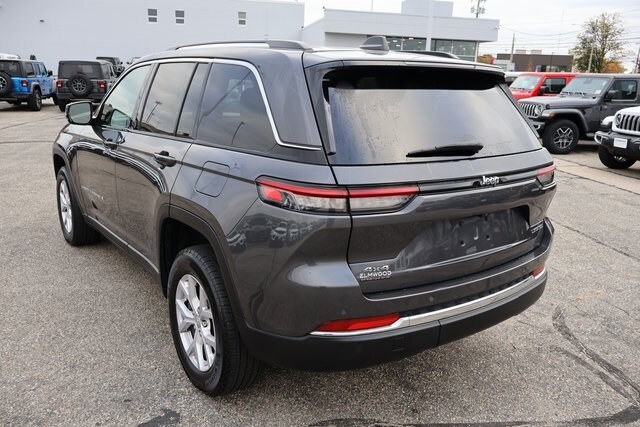 2022 Jeep Grand Cherokee Limited photo 3