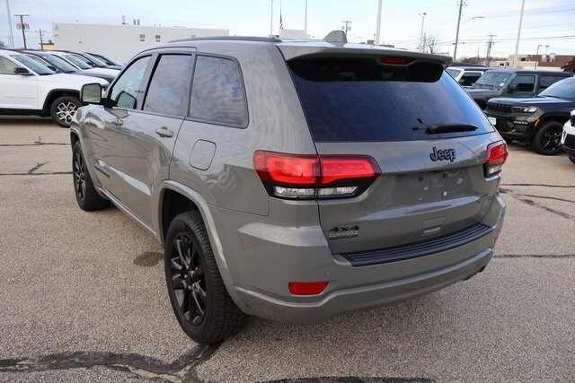2021 Jeep Grand Cherokee Laredo X photo 2