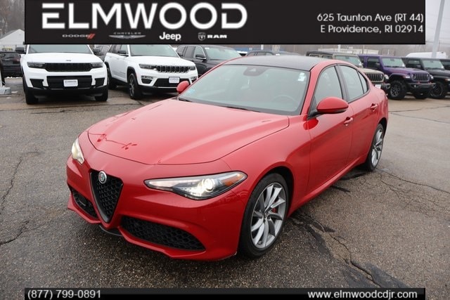 2022 Alfa Romeo Giulia Base's photo